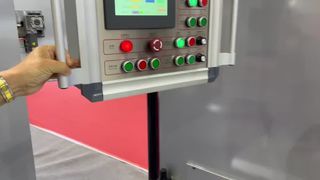 Casca 1900 da elevada precisão da máquina de skiving da espuma do CNC de TDPB