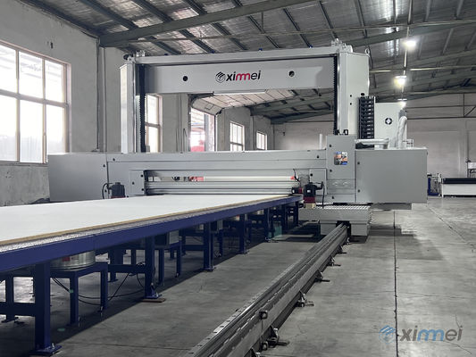 Máquina de espuma de PU de alta pressão de 8000 kg para aplicações versáteis