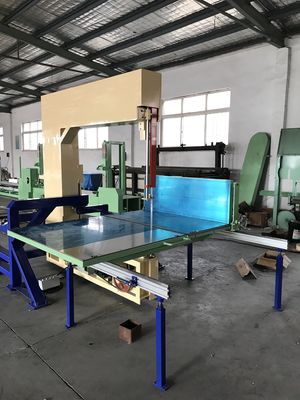 Máquina de corte vertical de espuma de PU EVA EPE Maual Move Moving Platform