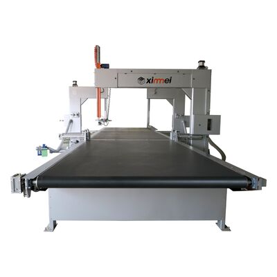Cortador de esponja vertical totalmente automático de trabalho pesado com configuração digital de espessura e tamanho de mesa de 7000x2300 mm