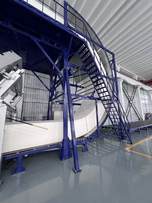Máquina de corte de espuma de PU de alta precisão com precisão de 0,6-5 mm ± 0,1 mm e velocidade de 60-130 m / min para 1300 mm de altura